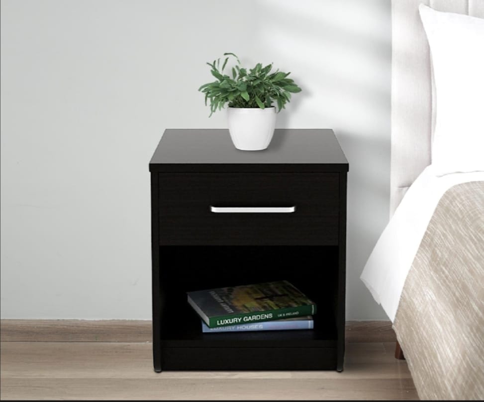 আধুনিক ডিজাইনের বেড সাইড টেবিল এবং ১টি ড্রয়ার 1